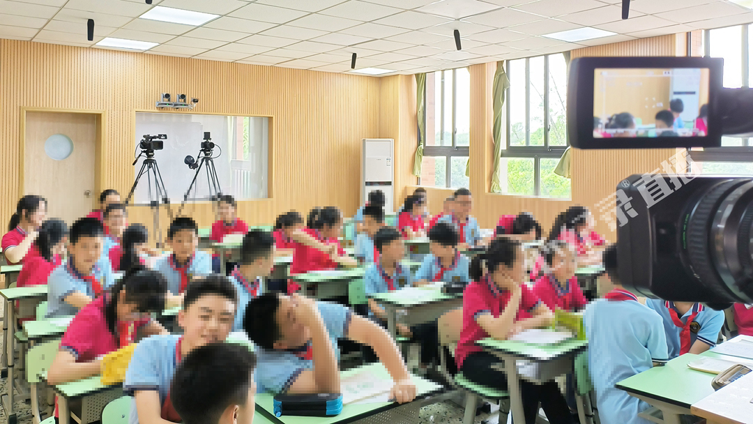 广安市小学数学名师工作室第二届男教师教学擂台赛录制完成